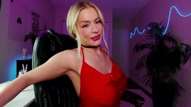 Image 7 of oliviaowens Stream on Chaturbate on 5 months ago