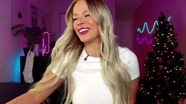 Image 4 of oliviaowens Stream on Chaturbate on 1 month ago