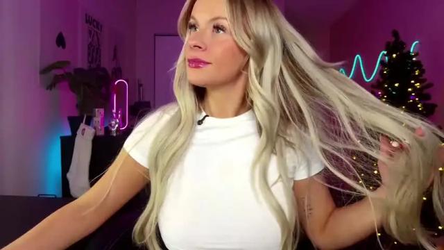 Image 8 of oliviaowens Stream on Chaturbate on 1 month ago