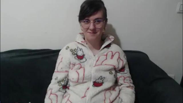 Image 8 of oliviasager Stream on Chaturbate on 27 days ago