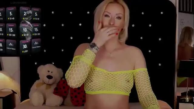 Image 10 of oliviashaw23 Stream on Chaturbate on 1 month ago