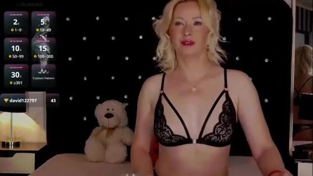 Image 6 of oliviashaw23 Stream on Chaturbate on 20 days ago