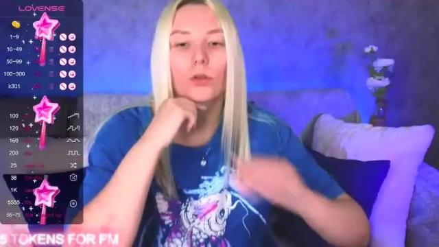 Image 3 of oliviashepard Stream on Chaturbate on 21 months ago