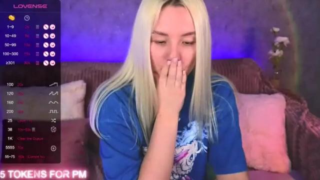 Image 3 of oliviashepard Stream on Chaturbate on 21 months ago