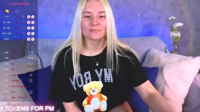 Image 10 of oliviashepard Stream on Chaturbate on 21 months ago