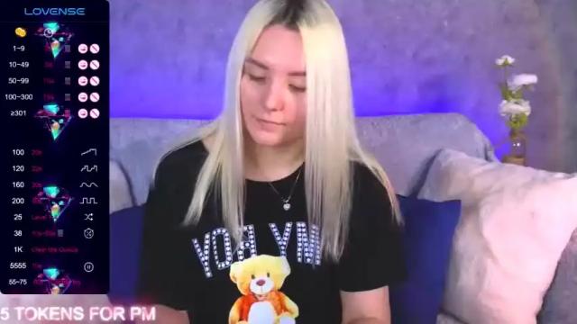 Image 2 of oliviashepard Stream on Chaturbate on 21 months ago