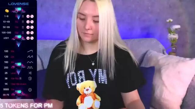 Image 6 of oliviashepard Stream on Chaturbate on 21 months ago