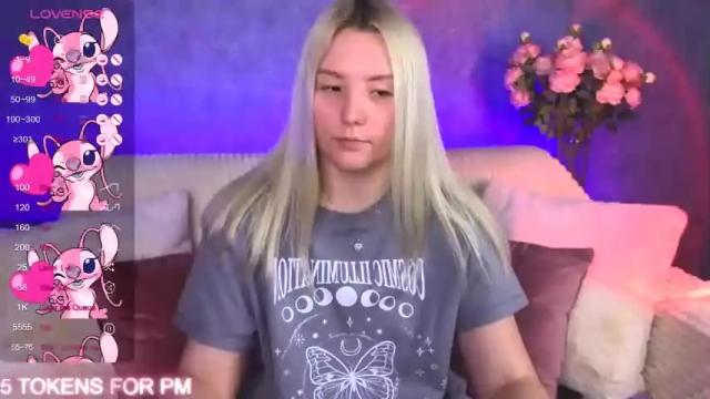 Image 3 of oliviashepard Stream on Chaturbate on 19 months ago