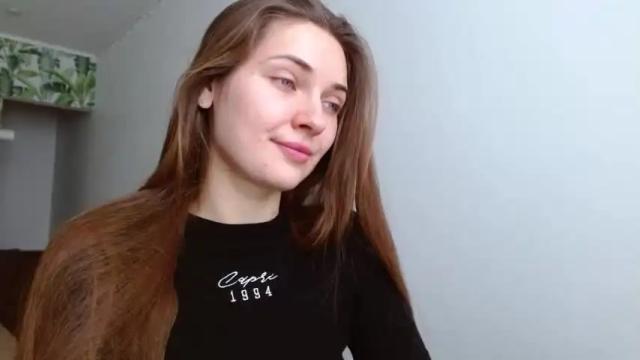 Image 10 of oliviashiny Stream on Chaturbate on 15 months ago