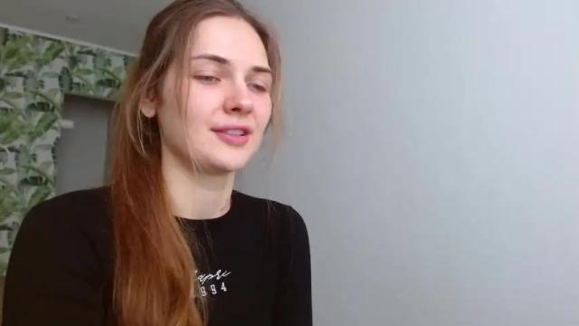 Image 3 of oliviashiny Stream on Chaturbate on 14 months ago