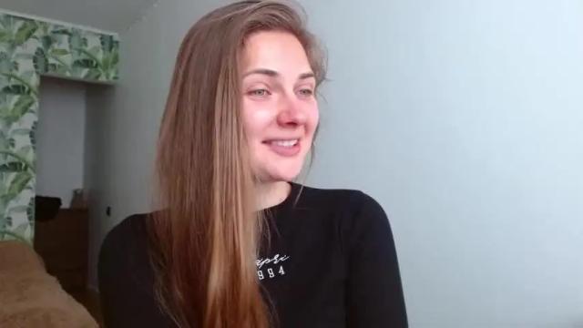 Image 10 of oliviashiny Stream on Chaturbate on 12 months ago