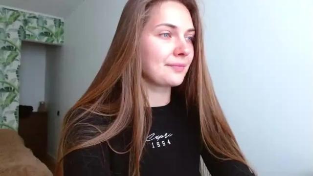 Image 2 of oliviashiny Stream on Chaturbate on 12 months ago