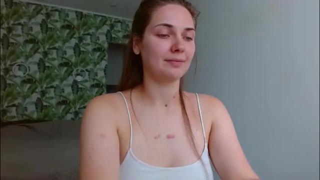 Image 3 of oliviashiny Stream on Chaturbate on 3 months ago