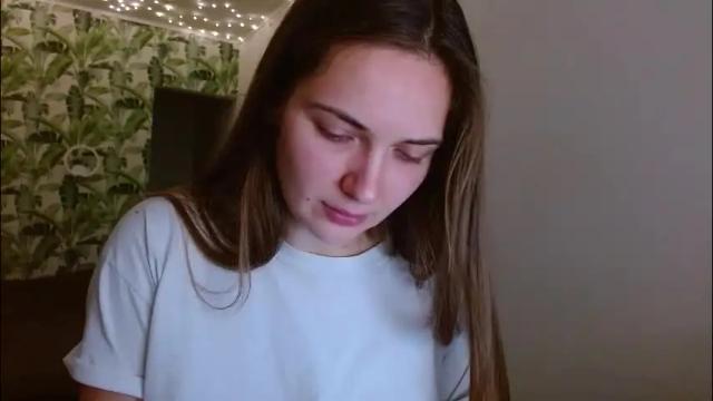 Image 2 of oliviashiny Stream on Chaturbate on 1 month ago
