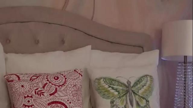 Image 4 of oliviasway Stream on Chaturbate on 9 days ago