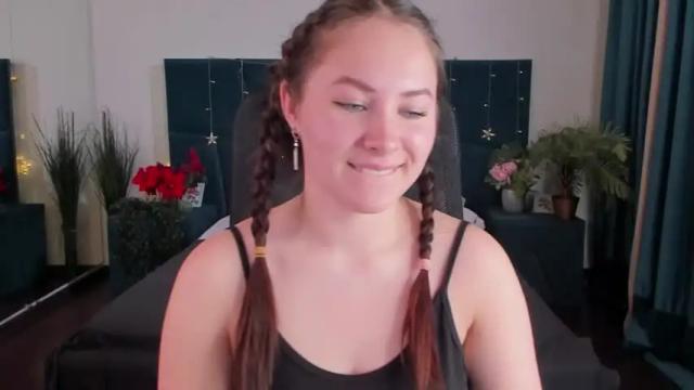 Image 3 of oliviya_lee Stream on Chaturbate on 18 months ago