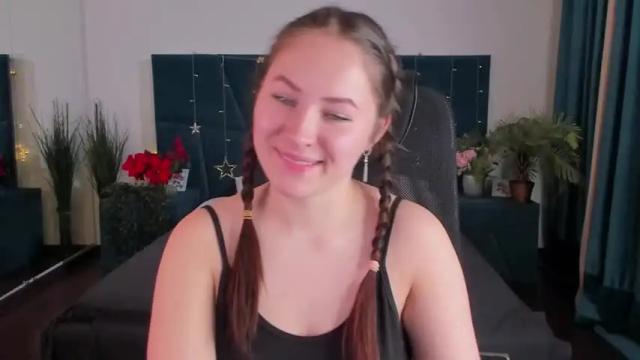 Image 4 of oliviya_lee Stream on Chaturbate on 18 months ago