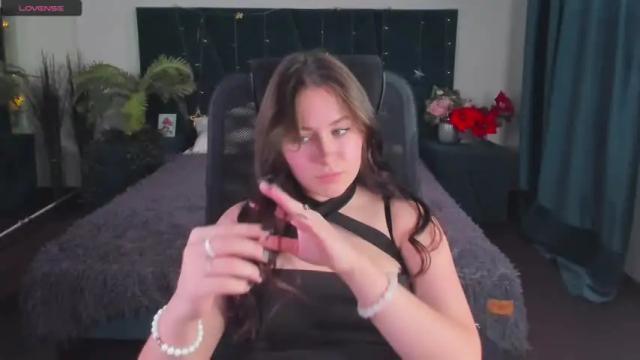 Image 12 of oliviya_lee Stream on Chaturbate on 18 months ago