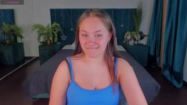 Image 3 of oliviya_lee Stream on Chaturbate on 17 months ago
