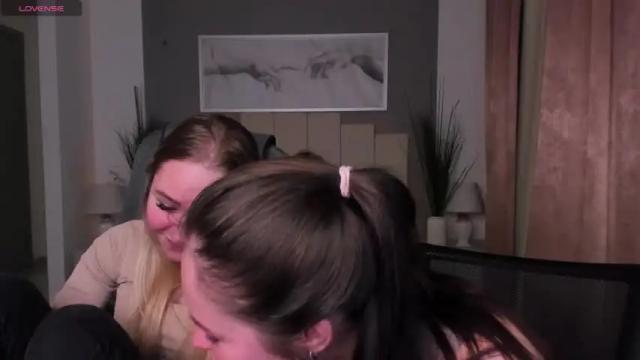 Image 10 of oliviya_lee Stream on Chaturbate on 16 months ago