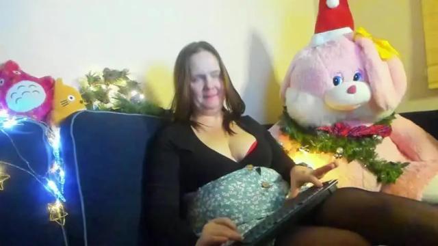 Image 4 of oliviyasunshine Stream on Chaturbate on 17 months ago