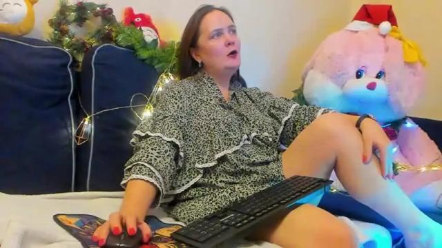 Image 4 of oliviyasunshine Stream on Chaturbate on 17 months ago