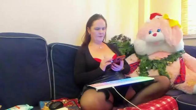 Image 7 of oliviyasunshine Stream on Chaturbate on 16 months ago