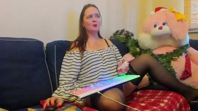 Image 11 of oliviyasunshine Stream on Chaturbate on 16 months ago