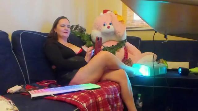 Image 10 of oliviyasunshine Stream on Chaturbate on 16 months ago