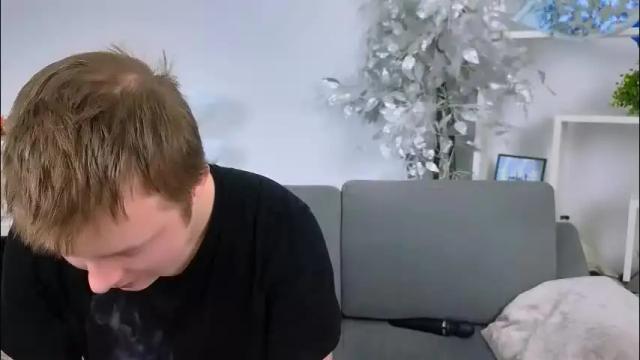 Image 2 of ollistiw Stream on Chaturbate on 1 month ago
