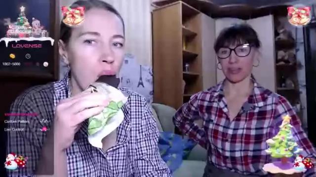 Image 12 of oly_cute_ Stream on Chaturbate on 16 months ago