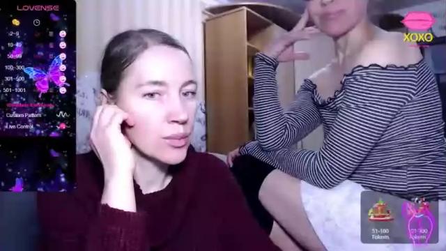 Image 3 of oly_cute_ Stream on Chaturbate on 15 months ago