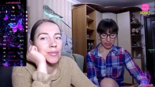 Image 7 of oly_cute_ Stream on Chaturbate on 15 months ago