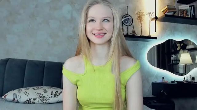 Image 4 of one_1ove Stream on Chaturbate on 28 days ago