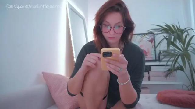 Image 12 of onelittlemermaid Stream on Chaturbate on 15 months ago
