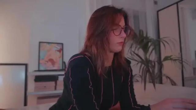 Image 3 of onelittlemermaid Stream on Chaturbate on 14 months ago