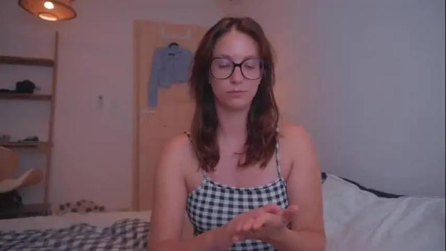 Image 2 of onelittlemermaid Stream on Chaturbate on 1 month ago