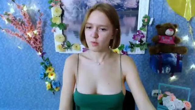 Image 12 of only_cutte_liss Stream on Chaturbate on 15 months ago