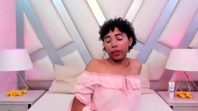 Image 2 of only_emma Stream on Chaturbate on 17 months ago