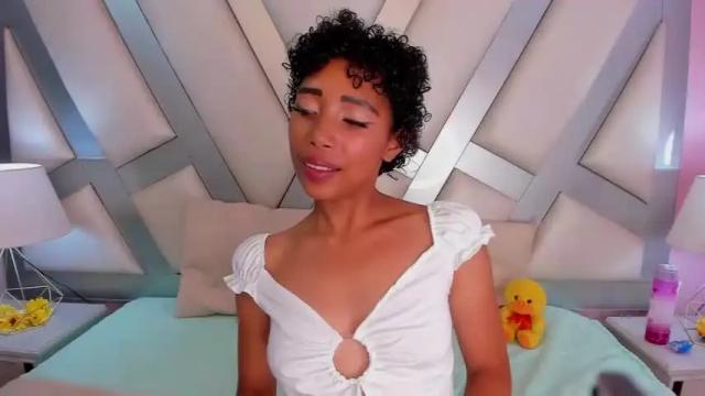 Image 11 of only_emma Stream on Chaturbate on 17 months ago