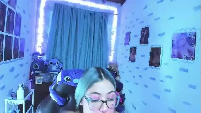 Image 3 of onlybluex Stream on Chaturbate on 3 months ago