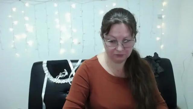 Image 12 of oovanessahotts Stream on Chaturbate on 15 months ago