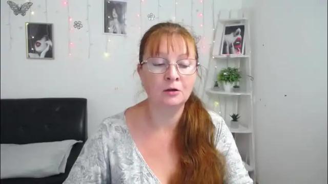 Image 3 of oovanessahotts Stream on Chaturbate on 5 months ago