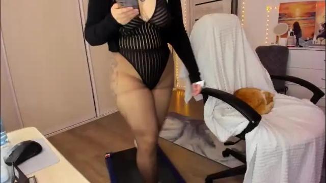 Image 10 of ophelia_mm Stream on Chaturbate on 1 month ago