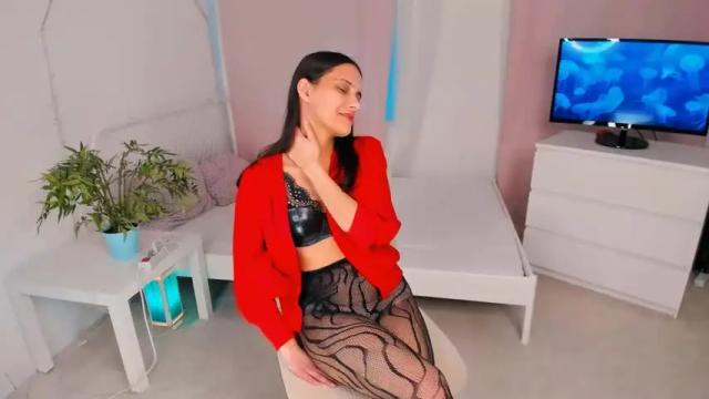 Image 3 of orfeya_one Stream on Chaturbate on 17 months ago