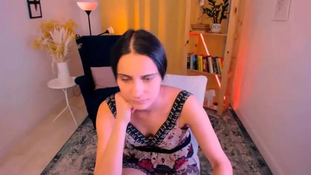 Image 4 of orfeya_one Stream on Chaturbate on 16 months ago