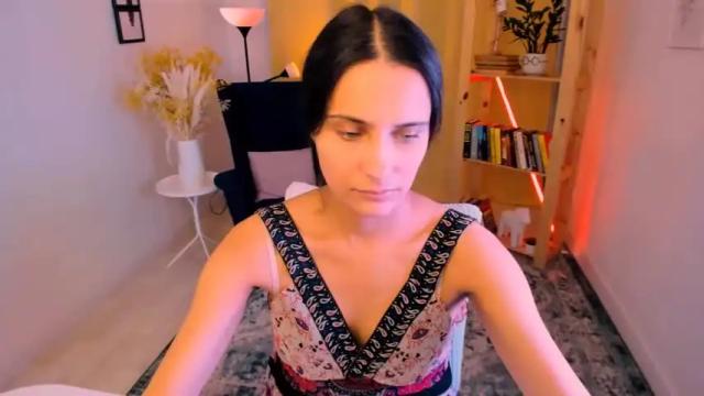 Image 8 of orfeya_one Stream on Chaturbate on 16 months ago