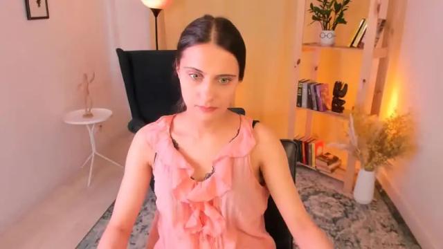 Image 2 of orfeya_one Stream on Chaturbate on 15 months ago