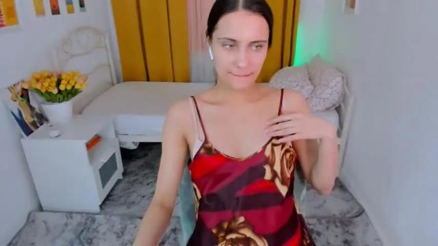 Image 2 of orfeya_one Stream on Chaturbate on 14 months ago