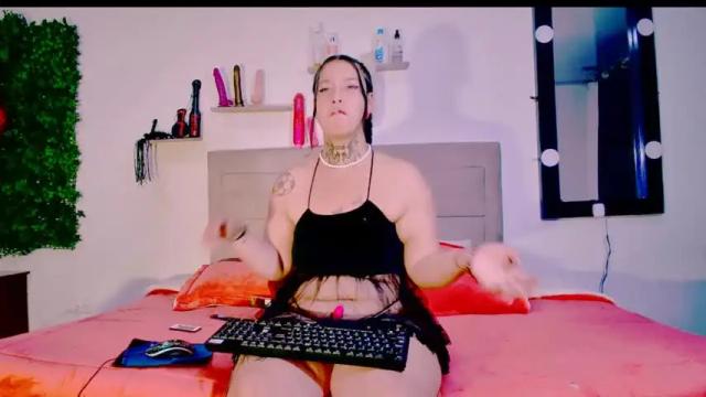 Image 3 of oriana_big Stream on Chaturbate on 13 months ago